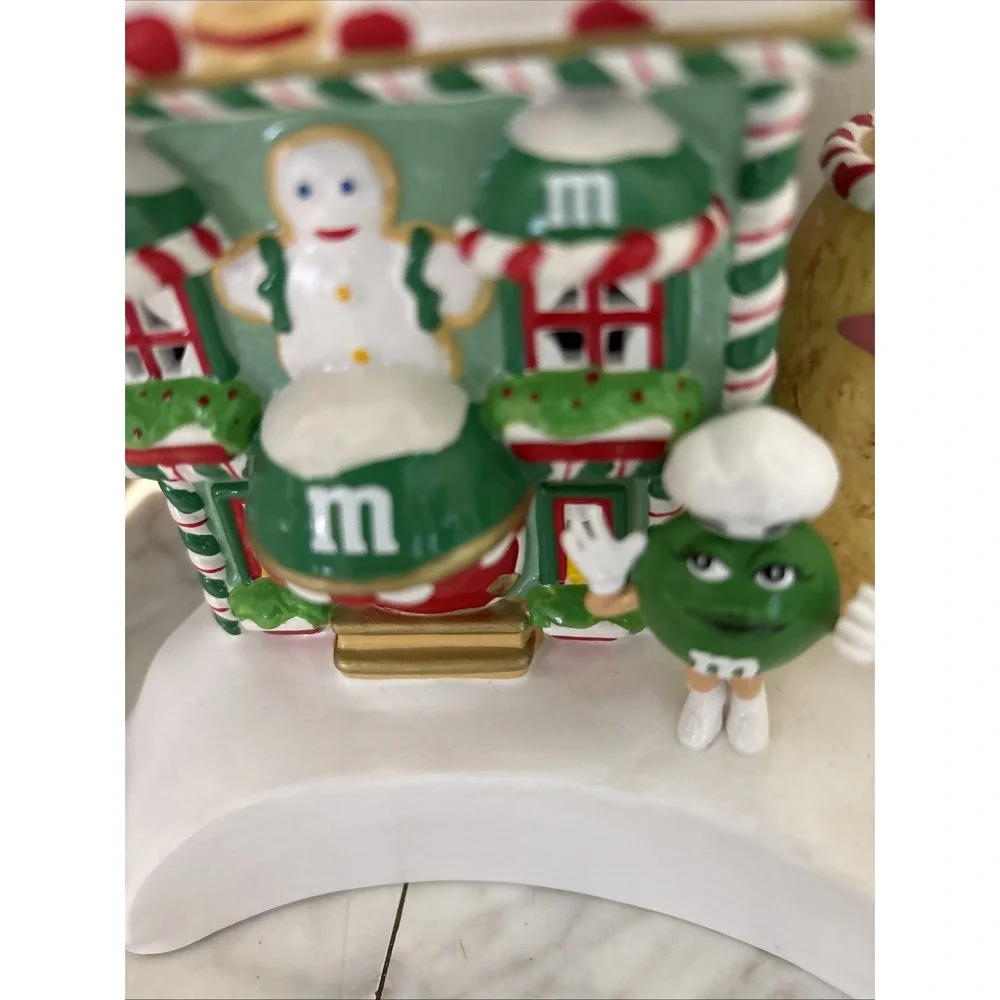 Dept 56 M&M's Christmas Bakery Lighted House Building &‎ Candy Dish With Light